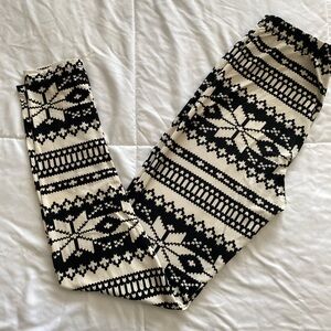 Chic Black and Cream Patterned Women's Leggings